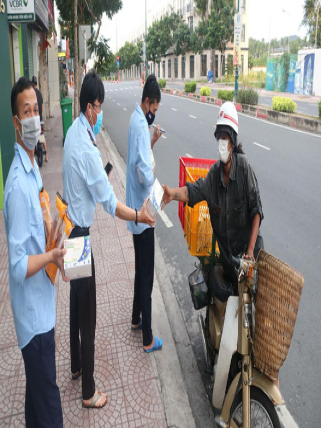 'Chưa thấy tình nguyện viên nào dễ thương như chàng trai này'