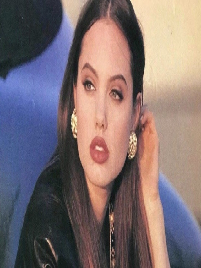 Hình ảnh chứng minh Angelina Jolie ngày xưa chuẩn "báu vật nhan sắc"