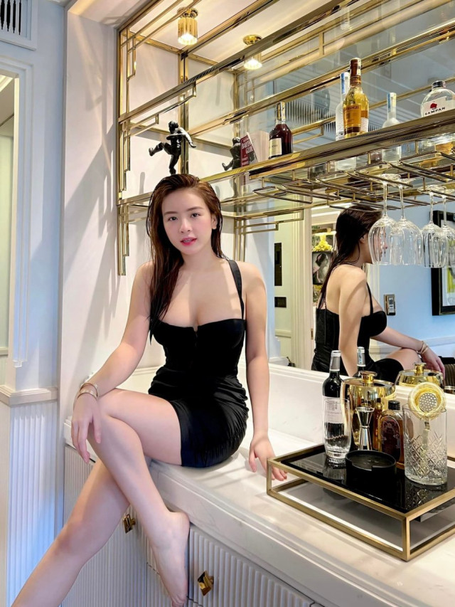 Hot girl Phương Bora tiết lộ thói quen mua sắm hàng hiệu