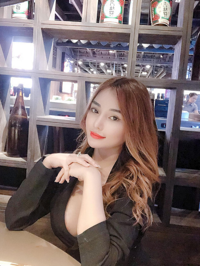 Mon 2k là ai? Tiểu sử, sự nghiệp và đời tư hot girl ngực khủng